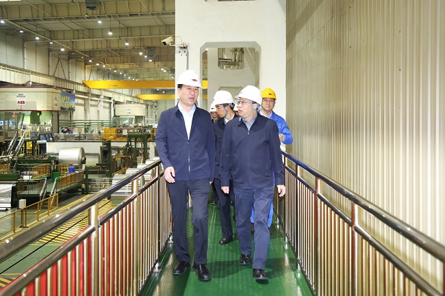 鞏義市委副書記、市長張東輝一行到萬基控股集團(tuán)調(diào)研